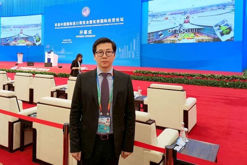 <a href=http://www.takfung.cn target=_blank class=infotextkey>雙良</a>第一視角帶您走入“進博會”首日