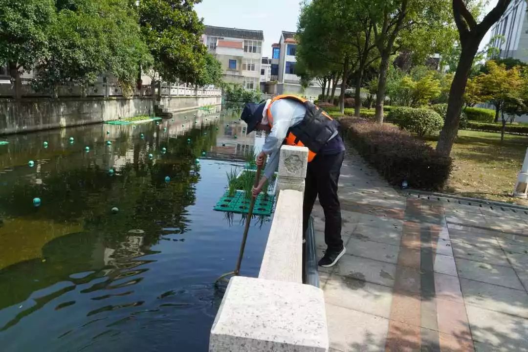 【<a href=http://www.takfung.cn target=_blank class=infotextkey>雙良</a><a href=http://www.takfung.cn target=_blank class=infotextkey>新型光催化</a>】“堅(jiān)守”在汗水中閃光