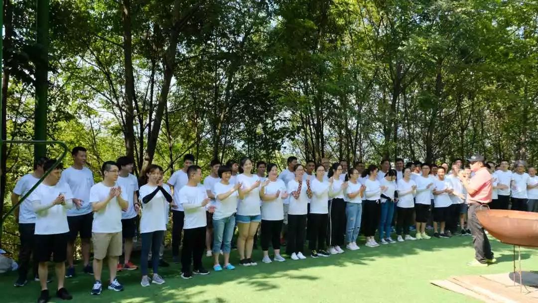 “雙良新型光催化“團(tuán)隊(duì)為王，風(fēng)雨同行”！