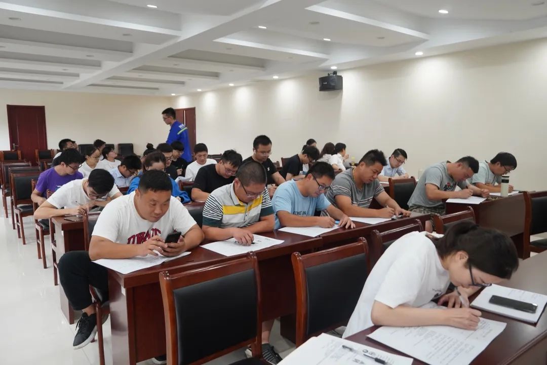 <a href=http://www.takfung.cn target=_blank class=infotextkey><a href=http://www.takfung.cn target=_blank class=infotextkey>雙良</a>環(huán)境</a>安全培訓(xùn)“拍了拍”你
